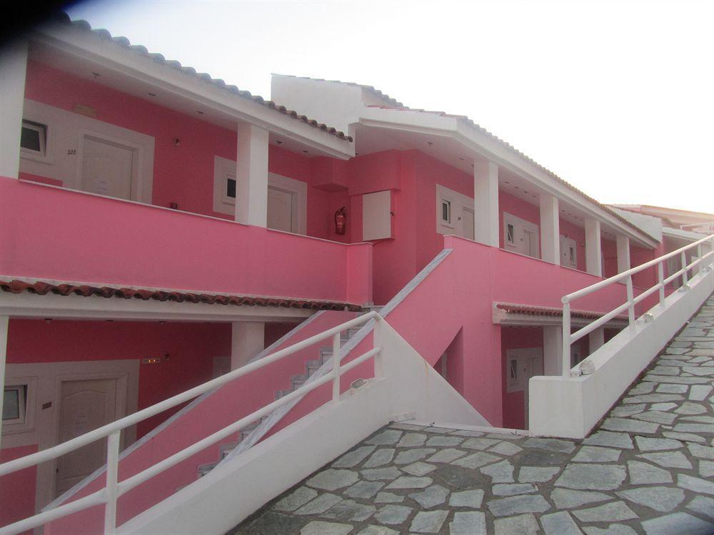 אגיוס גורדיוס Pink Palace Beach Resort מראה חיצוני תמונה