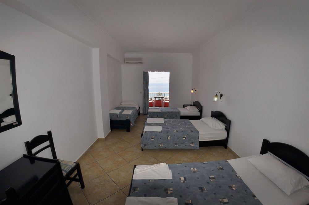 אגיוס גורדיוס Pink Palace Beach Resort מראה חיצוני תמונה