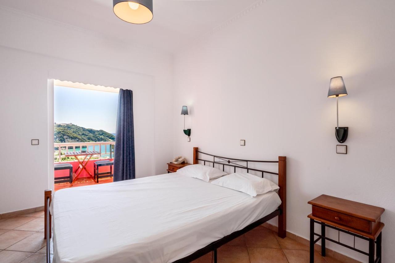אגיוס גורדיוס Pink Palace Beach Resort מראה חיצוני תמונה