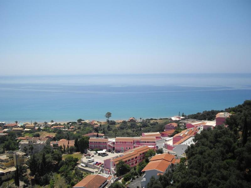 אגיוס גורדיוס Pink Palace Beach Resort מראה חיצוני תמונה