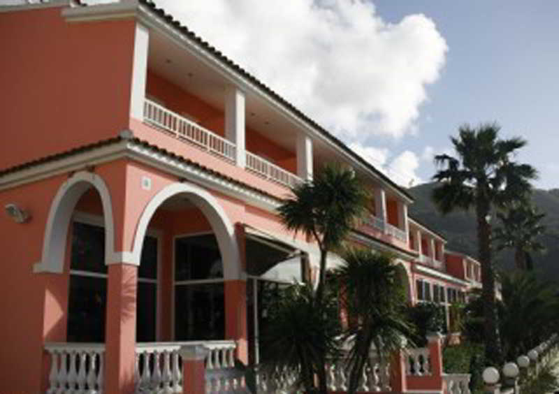 אגיוס גורדיוס Pink Palace Beach Resort מראה חיצוני תמונה
