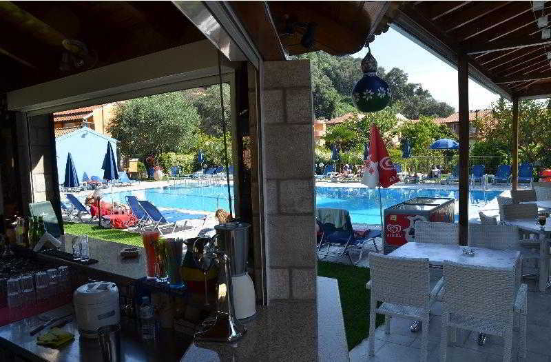 אגיוס גורדיוס Pink Palace Beach Resort מראה חיצוני תמונה
