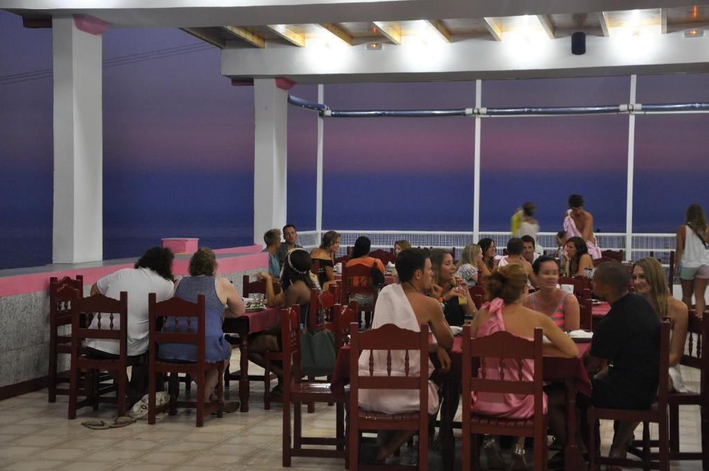 אגיוס גורדיוס Pink Palace Beach Resort מראה חיצוני תמונה