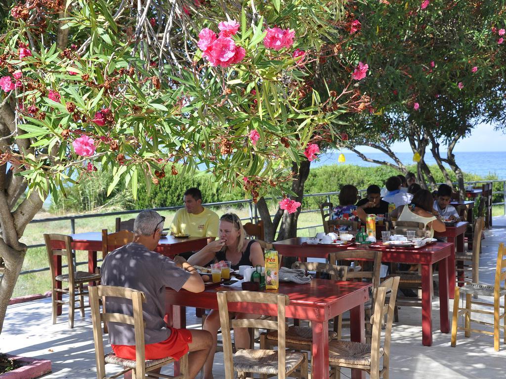 אגיוס גורדיוס Pink Palace Beach Resort מראה חיצוני תמונה